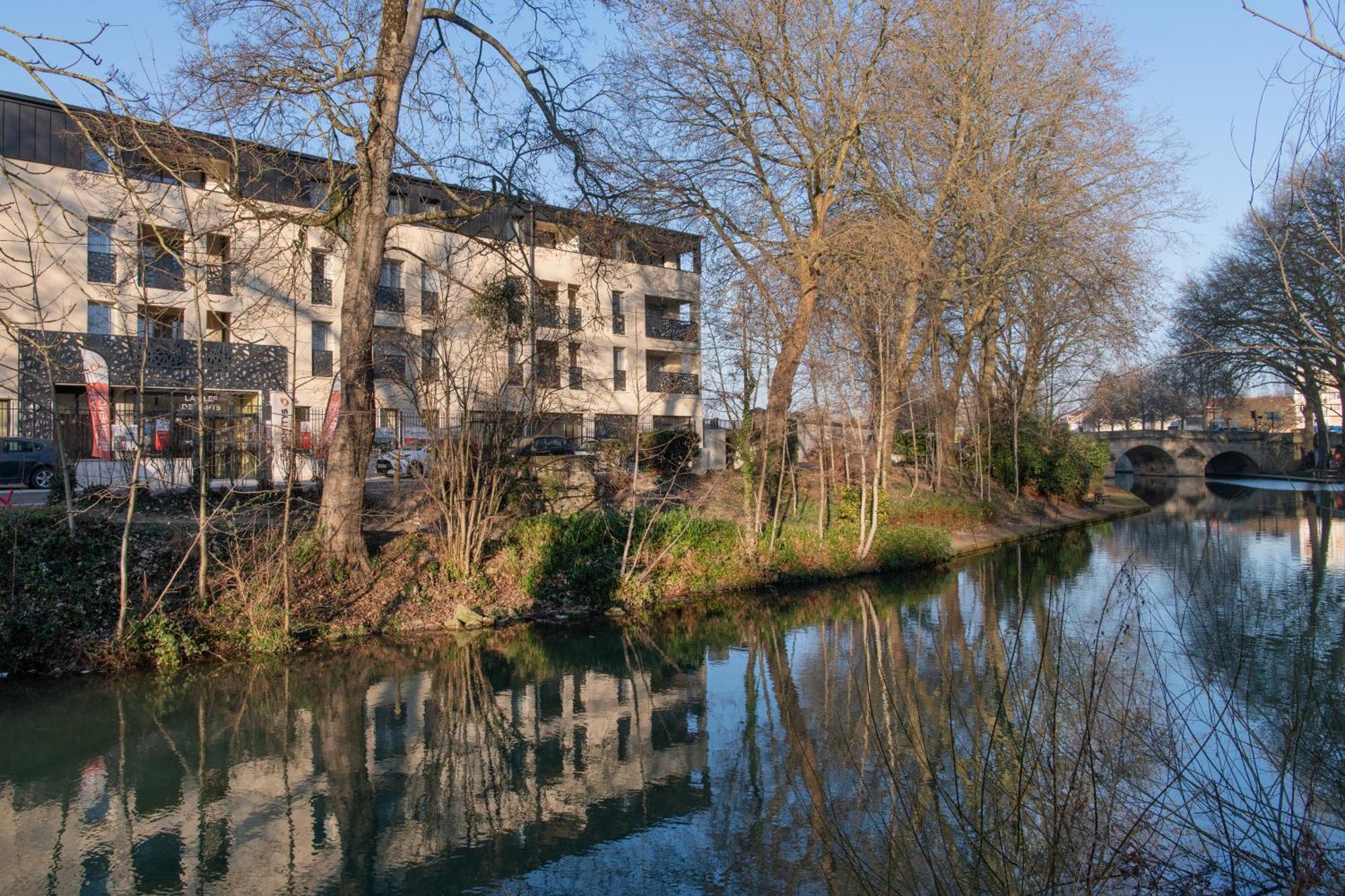 Aparthotel Domitys La Clef Des Arts Châlons-en-Champagne Exteriér fotografie